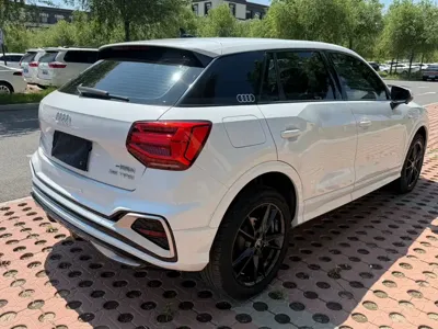 Audi Q2L 2022, 42000 км, за 128800 CNY