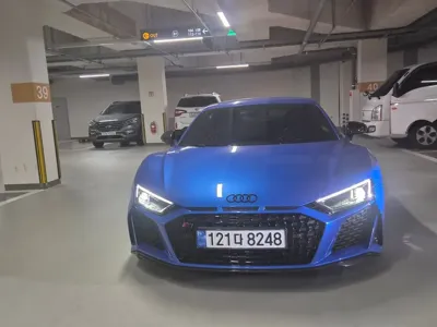 Audi R8 · 2021 год