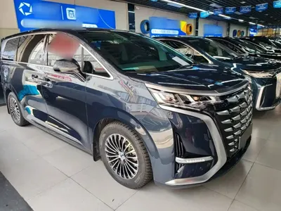 Denza Denza D9 2023, 42500 км, за 239400 CNY