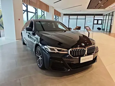 BMW 5 Series 2023, 51000 км, за 238000 CNY - фото 3