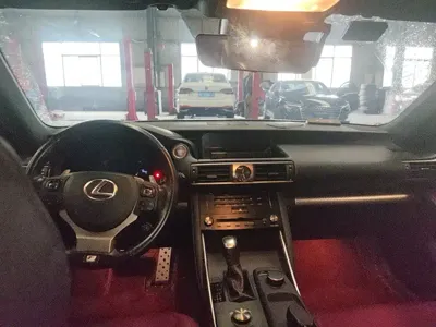 Lexus IS 2018, 90000 км, за 126800 CNY