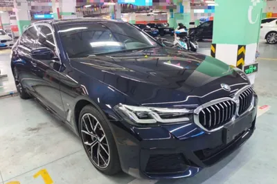 BMW 5 Series 2021, 47600 км, за 259986.89 CNY