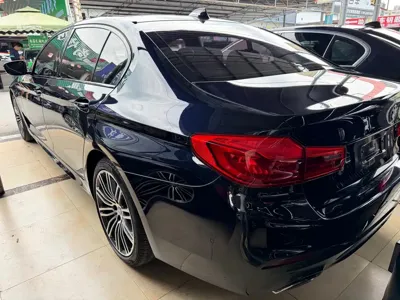 BMW 5 Series 2019, 80000 км, за 138800 CNY