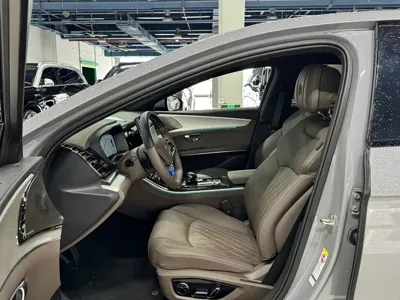 BYD Han 2025, 14000 км, за 118800 CNY