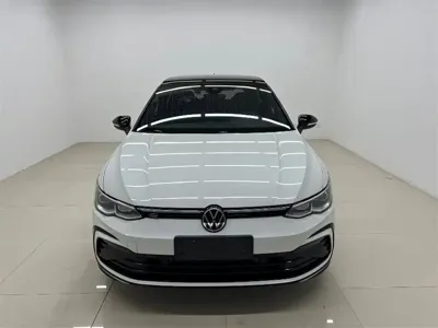 Volkswagen Golf 2022, 64000 км, за 118800 CNY