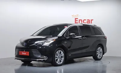 Toyota Sienna · 2021 год
