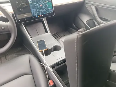 Tesla Model 3 2019, 66300 км, за 113974.75 CNY - фото 17