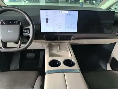 Li Auto Li MEGA 2024, 58900 км, за 395900 CNY - фото 13