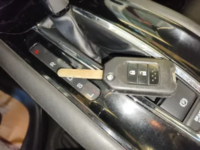 Honda Vezel 2015, 118200 км, за 46851.6 CNY - фото 12