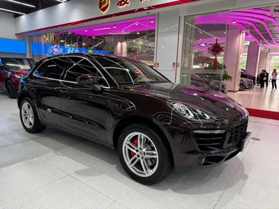 Porsche Macan 2016, 110000 км, за 116800 CNY