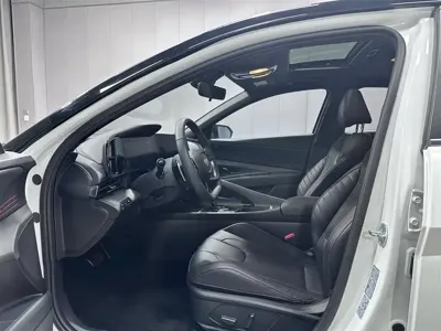 Hyundai Elantra 2023, 21000 км, за 105800 CNY - фото 8