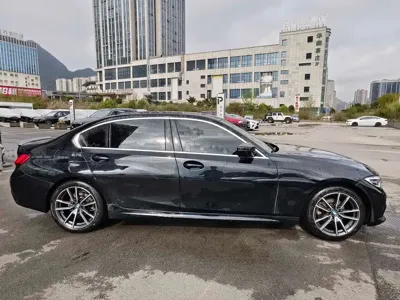 BMW 3 Series 2021, 76000 км, за 139800 CNY