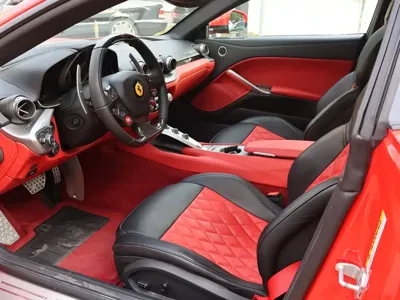 Ferrari F12berlinetta 2015, 13000 км, за 2330000 CNY