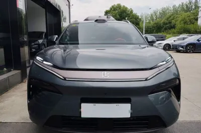 BYD Tang L 2025, 4800 км, за 209153.12 CNY