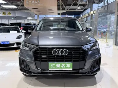 Audi Q7 2021, 52000 км, за 326000 CNY