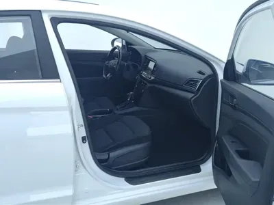 Hyundai Elantra 2018, 64000 км, за 37900 CNY - фото 8