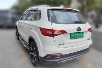 FAW Senya R7 2017, 83200 км, за 21937.47 CNY