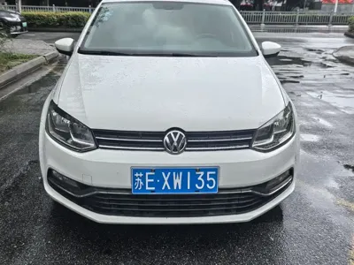 Volkswagen Polo 2015, 120000 км, за 21800 CNY