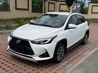 Toyota Yaris L · 2022 год