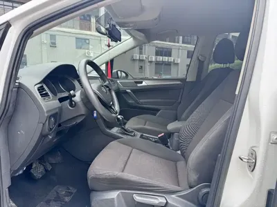 Volkswagen Golf Sportsvan 2018, 100000 км, за 36800 CNY