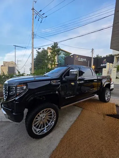 GMC Sierra · 2023 год