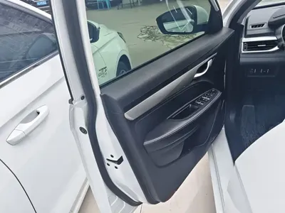 Geely Emgrand 2020, 51000 км, за 27799 CNY - фото 9