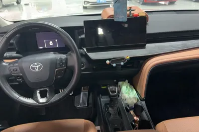 Toyota Camry 2024, 41500 км, за 139622.46 CNY - фото 14