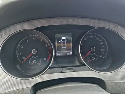 Volkswagen Golf Sportsvan 2016, 109600 км, за 36300 CNY - фото 12