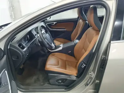 Volvo S60 2014, 98300 км, за 29900 CNY - фото 10