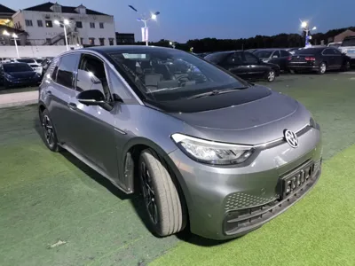 Volkswagen ID.3 2023, 5300 км, за 96524.37 CNY