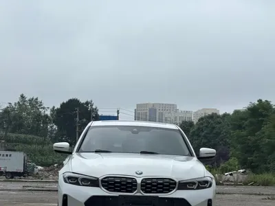 BMW 3 Series 2024, 90000 км, за 158800 CNY - фото 2