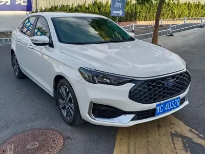 Ford Escort 2022, 30000 км, за 64800 CNY