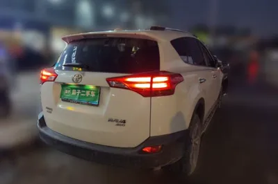 Toyota RAV4 2015, 97400 км, за 48625.87 CNY - фото 6
