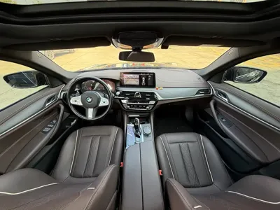 BMW 5 Series 2023, 80000 км, за 208800 CNY - фото 11
