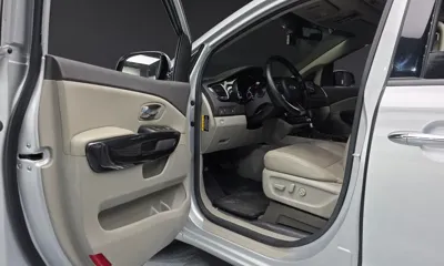 Kia Canival 2017, 100766 км, за 12000000 KRW - фото 10