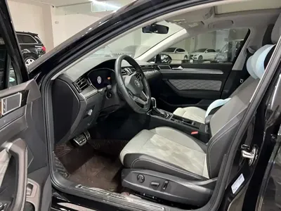 Volkswagen Magotan 2023, 50000 км, за 119800 CNY