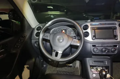 Volkswagen Tiguan 2016, 99300 км, за 54050.65 CNY - фото 9