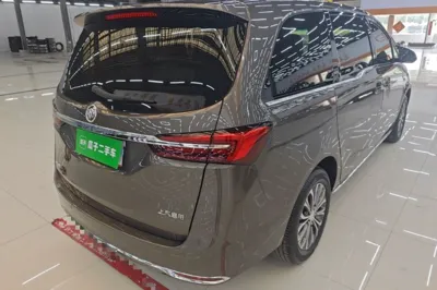 Buick GL8 2023, 17300 км, за 167807.87 CNY