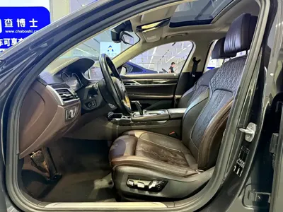 BMW 7 Series 2017, 140000 км, за 188800 CNY - фото 11