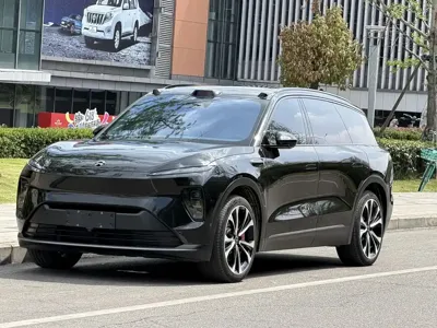 Nio ES8 · 2023 год