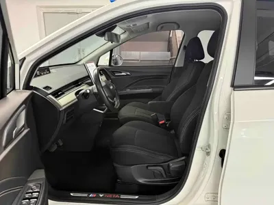 NETA Neta V 2022, 33000 км, за 37000 CNY