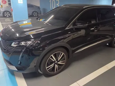 Peugeot 5008 · 2025 год