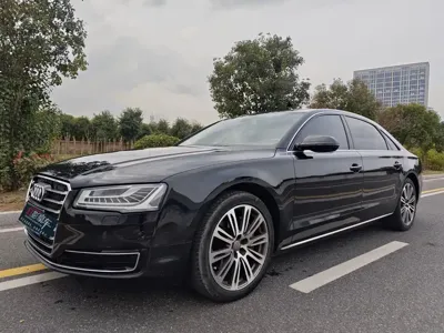 Audi A8 2016, 153000 км, за 137000 CNY - фото 1