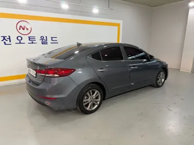 Hyundai Avante 2016, 118061 км, за 9800000 KRW - фото 7