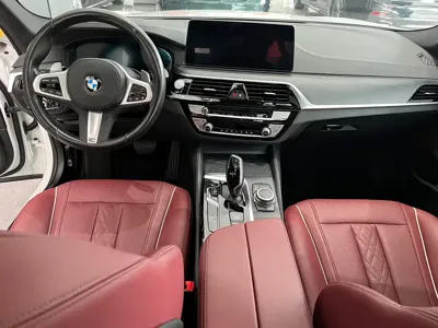 BMW 5 Series 2022, 65000 км, за 178800 CNY - фото 8