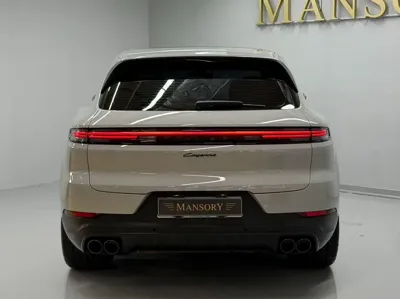 Porsche Cayenne 2024, 15035 км, за 140000000 KRW - фото 4