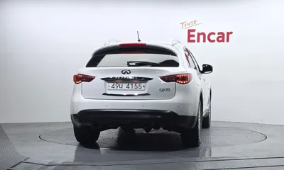Infiniti QX70 2014, 106139 км, за 17000000 KRW