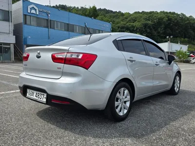 Kia Pride 2012, 108768 км, за 3900000 KRW