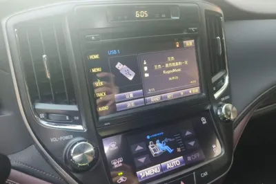 Toyota Crown 2017, 122500 км, за 99148.38 CNY - фото 13