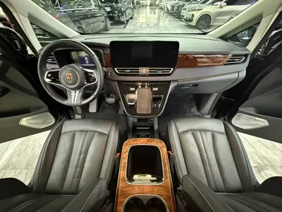 Hongqi Hongqi HQ9 PHEV 2024, 17000 км, за 198000 CNY